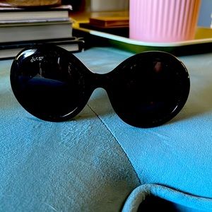 Gucci black round sunglasses